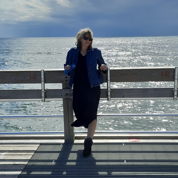 COPY - Meet your Posher, Sheila - Picture 2 of 3